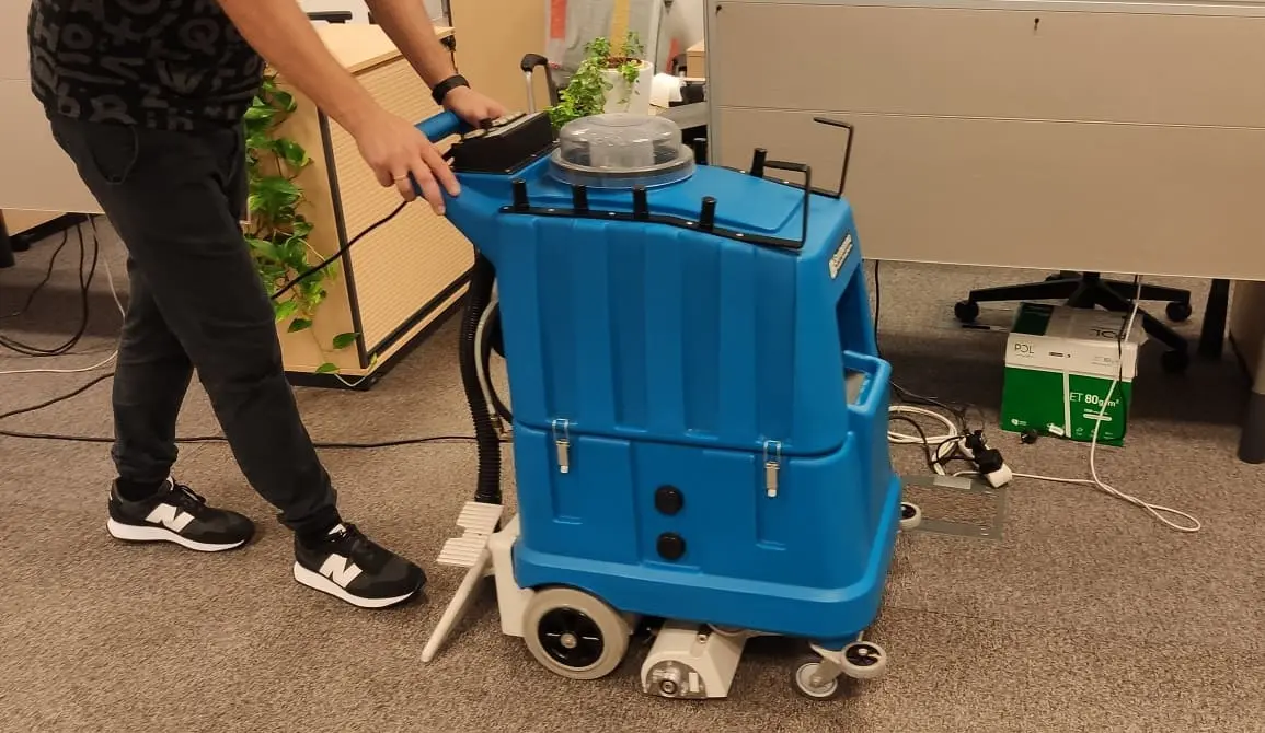 pranie wykładzin biurowych automatem
